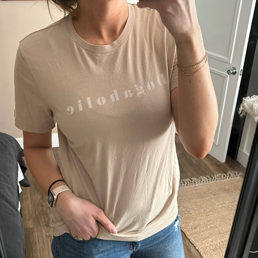 “Dogaholic” Graphic Tee